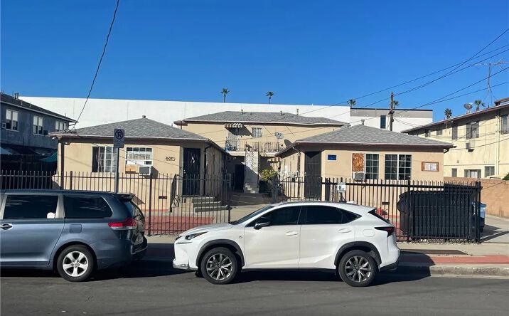 Pictures of Multifamily property located at 16037 Gault, Van Nuys, CA 91406 for sales - image #1