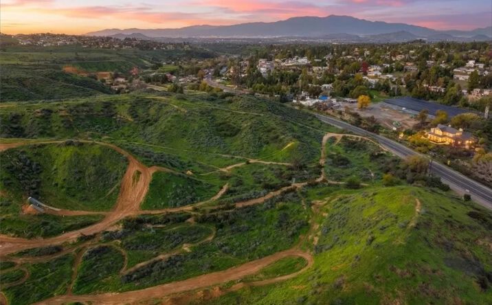 Pictures of Land property located at Arbor Creek Circle, Riverside, CA 92504 for sales - image #1