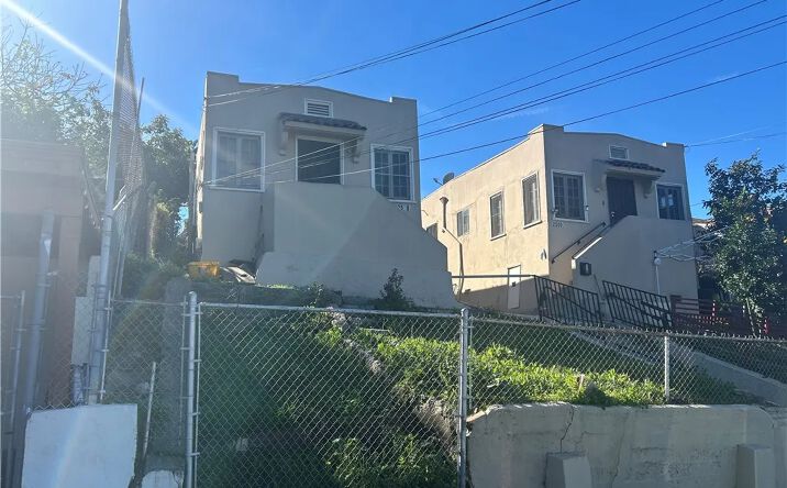 Pictures of Multifamily property located at 2500 Ganahl, Los Angeles, CA 90033 for sales - image #1