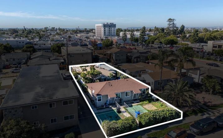 Pictures of Multifamily property located at 210-212 Del Mar Ave., Chula Vista, CA 91910 for sales - image #1