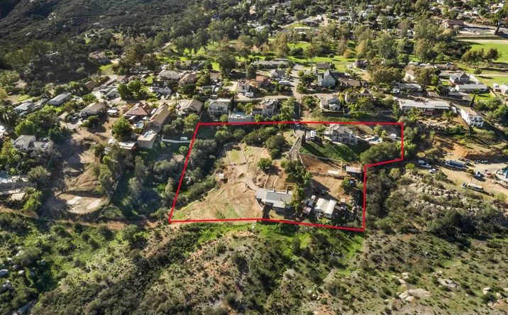 Pictures of Multifamily property located at 410 Woodland Lane, El Cajon, CA 92021 for sales - image #1