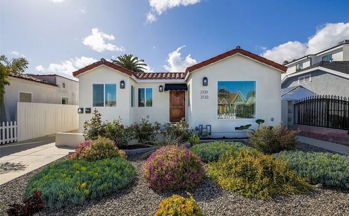 Pictures of Multifamily property located at 2131-2133 S Cloverdale, Los Angeles, CA 90016 for sales - image #1