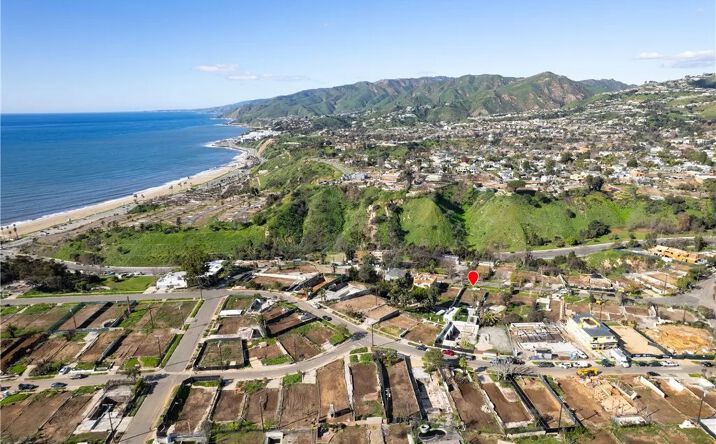 Pictures of Land property located at 560 Radcliffe, Pacific Palisades, CA 90272 for sales - image #1