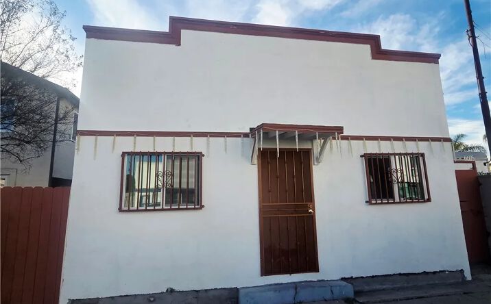 Pictures of Multifamily property located at 6605 West, Inglewood, CA 90302 for sales - image #1