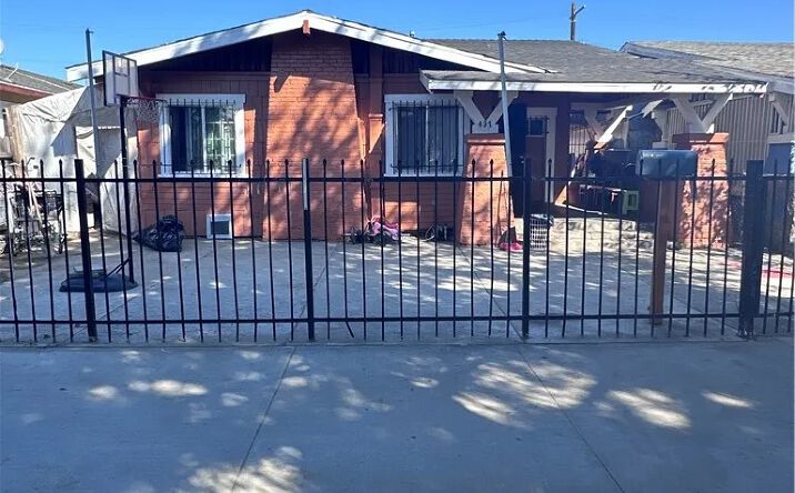 Pictures of Multifamily property located at 437 Park Front, Los Angeles, CA 90011 for sales - image #1