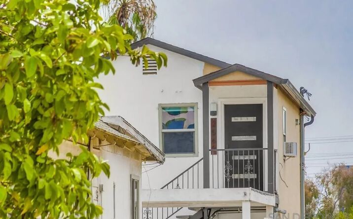 Pictures of Multifamily property located at 2567-69 L Street, San Diego, CA 92102 for sales - image #1