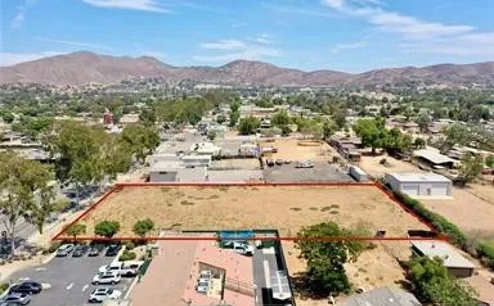 Pictures of Land property located at 866 6th, Norco, CA 92860 for sales - image #1