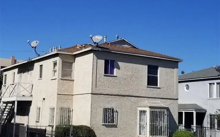 Pictures of Multifamily property located at 6143 S Hobart Boulevard, Los Angeles, CA 90047 for sales - image #1