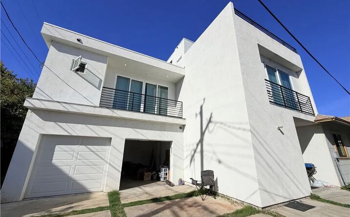Pictures of Multifamily property located at 5336 Lemon Grove, Los Angeles, CA 90038 for sales - image #1