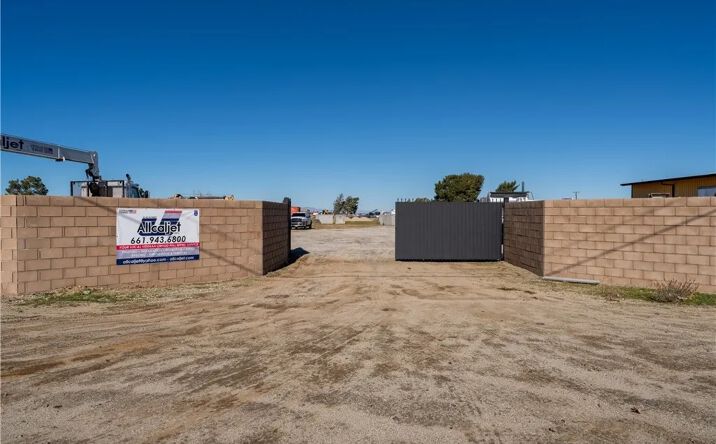 Pictures of Land property located at Columbia Way Vic 5th St E, Lancaster, CA 93535 for sales - image #1