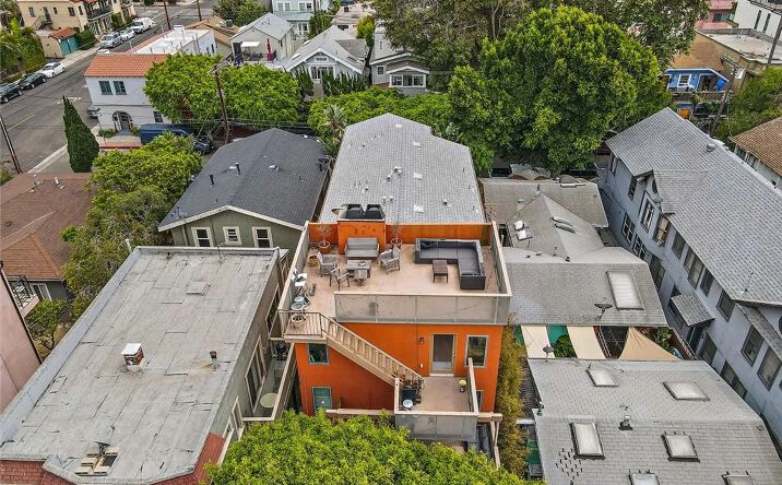 Pictures of Multifamily property located at 241 Horizon Avenue, Venice, CA 90291 for sales - image #1