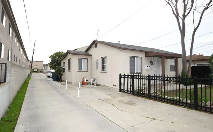 Pictures of Multifamily property located at 13525 Kornblum Avenue, Hawthorne, CA 90250 for sales - image #1