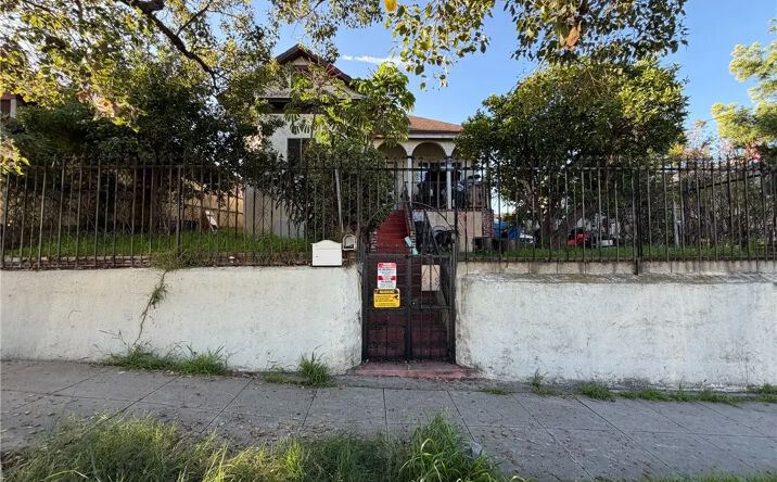 Pictures of Multifamily property located at 2112 City View Avenue, Los Angeles, CA 90033 for sales - image #1