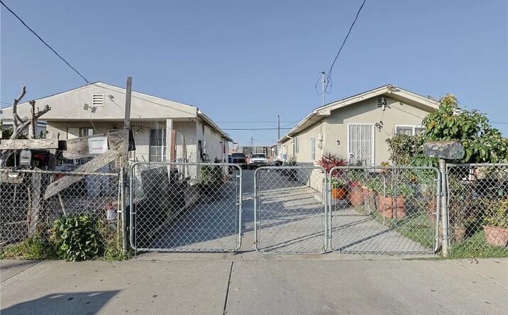 Pictures of Multifamily property located at 1831 W 3rd, Santa Ana, CA 92703 for sales - image #1
