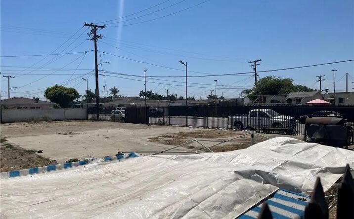 Pictures of Land property located at 1498 W Compton, Compton, CA 90220 for sales - image #1