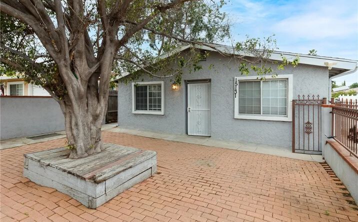Pictures of Multifamily property located at 15131 Polk Street, Sylmar, CA 91342 for sales - image #1