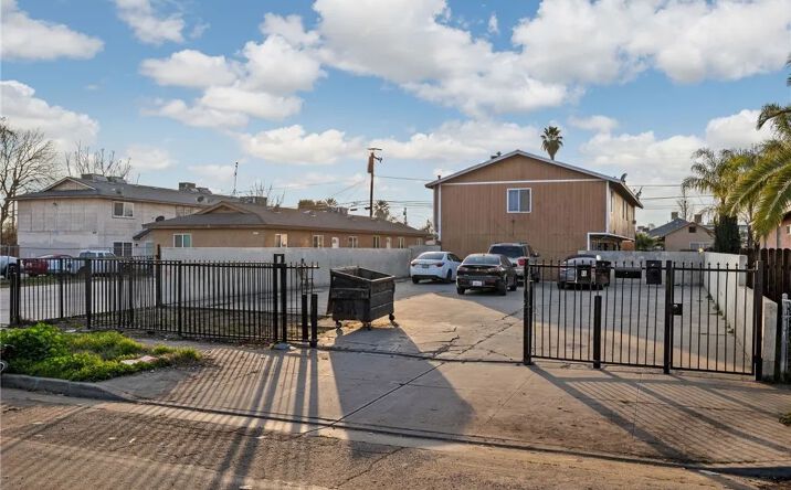 Pictures of Multifamily property located at 715 N Street, Bakersfield, CA 93304 for sales - image #1