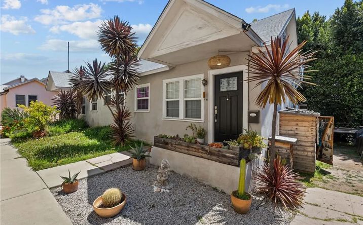 Pictures of Multifamily property located at 1137 N Madison, Los Angeles, CA 90029 for sales - image #1