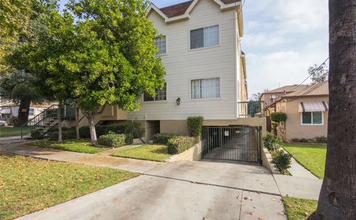 Pictures of Multifamily property located at 404 Lincoln Avenue, Glendale, CA 91205 for sales - image #1