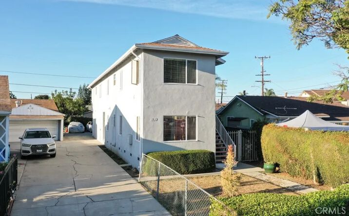 Pictures of Multifamily property located at 1139 E 67th Street, Inglewood, CA 90302 for sales - image #1