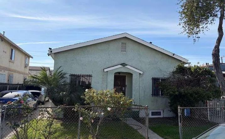 Pictures of Multifamily property located at 1202 E E 76th St, Los Angeles, CA 90001 for sales - image #1