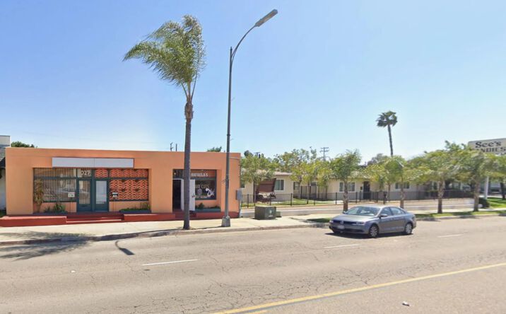 Pictures of Multifamily property located at 1025–1029 E E Valley Pkwy, Escondido, CA 92025 for sales - image #1