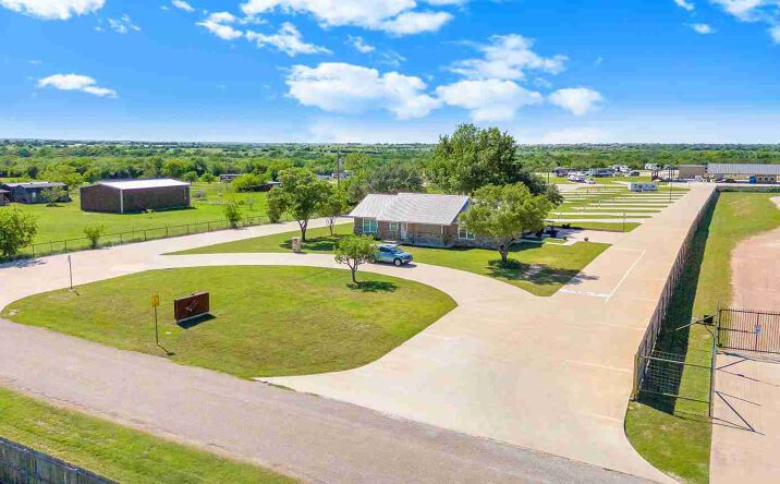 Pictures of Mobile Home Park, Multifamily, Special Purpose property located at 1008 Highland Rd, Cleburne, TX 76033 for sales - image #1