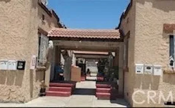 Pictures of Multifamily property located at 727 W 76th Street, Los Angeles, CA 90044 for sales - image #1