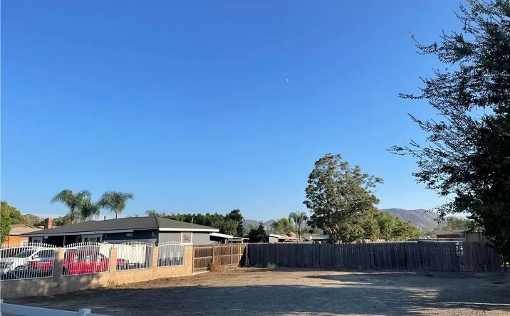 Pictures of Land property located at 642 7th, Norco, CA 92860 for sales - image #1