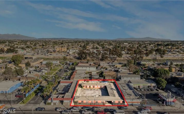 Pictures of Multifamily property located at 10108 S Figueroa, Los Angeles, CA 90003 for sales - image #1