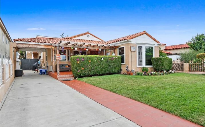 Pictures of Multifamily property located at 1921 Chariton Street, Los Angeles, CA 90034 for sales - image #1