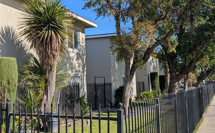 Pictures of Multifamily property located at 1213 W Brook, Santa Ana, CA 92703 for sales - image #1