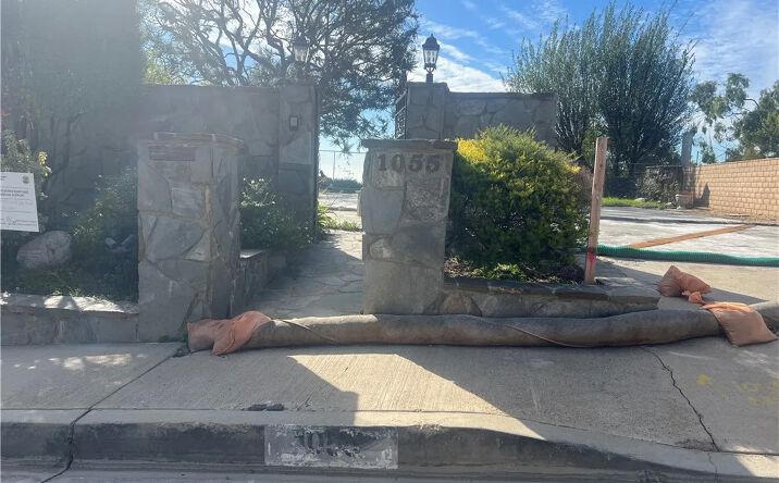 Pictures of Land property located at 1055 Las Pulgas, Pacific Palisades, CA 90272 for sales - image #1