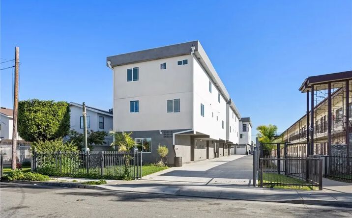 Pictures of Multifamily property located at 10936 S Osage, Inglewood, CA 90304 for sales - image #1