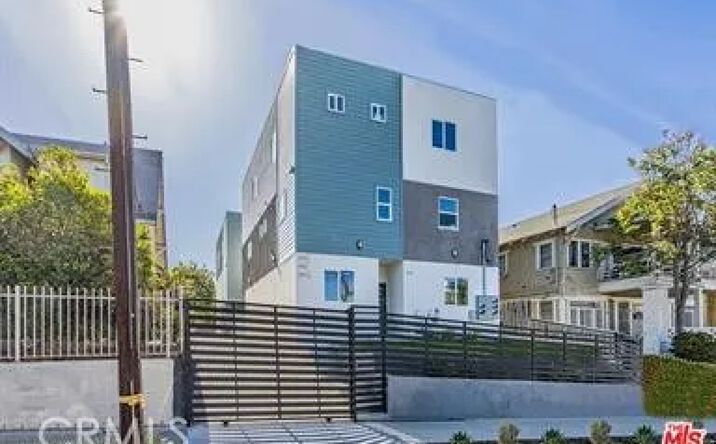 Pictures of Multifamily property located at 1143 Irolo, Los Angeles, CA 90006 for sales - image #1