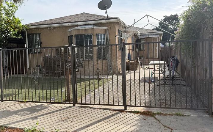 Pictures of Multifamily property located at 1462 E 57th, Los Angeles, CA 90011 for sales - image #1
