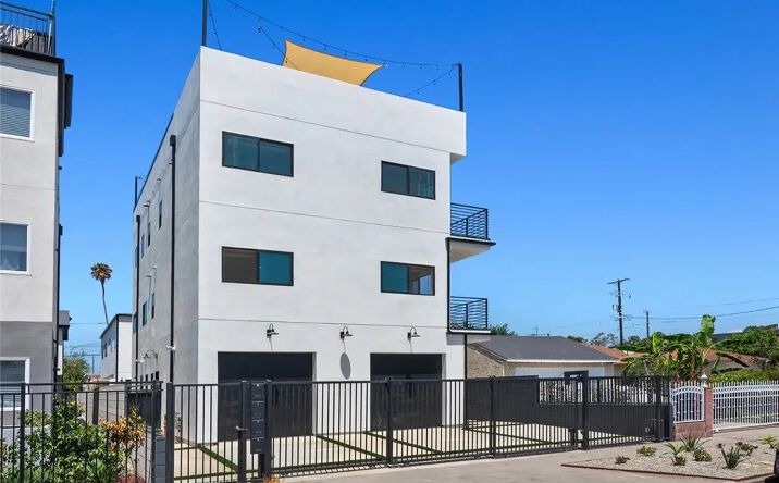 Pictures of Multifamily property located at 2633 S Cochran, Los Angeles, CA 90016 for sales - image #1