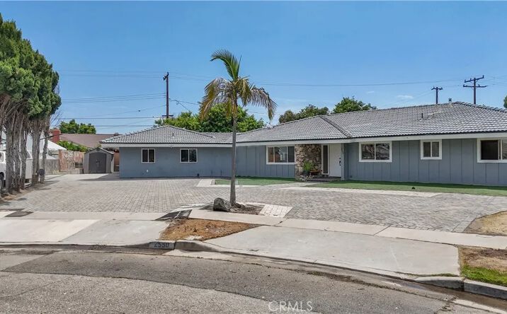 Pictures of Multifamily property located at 2550 W Rowland Avenue, Anaheim, CA 92804 for sales - image #1