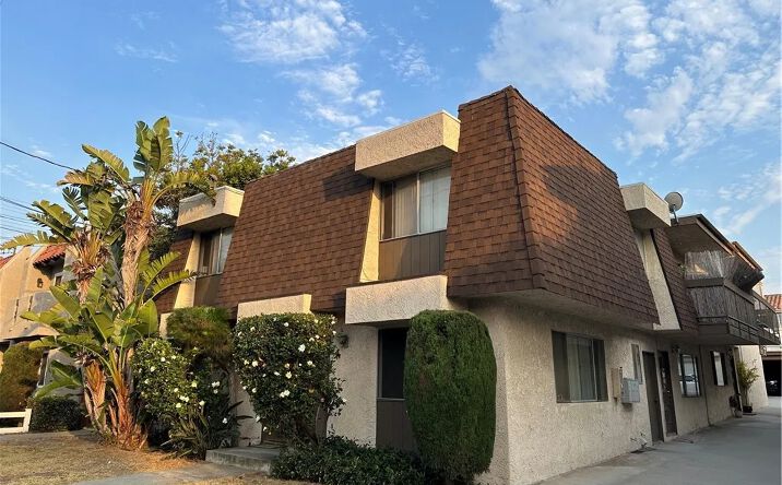 Pictures of Multifamily property located at 2220 Huntington Lane, Redondo Beach, CA 90278 for sales - image #1