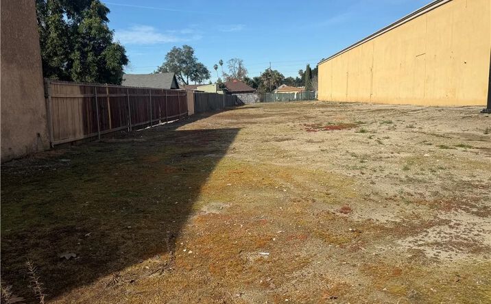 Pictures of Land property located at 949 Garrey Ave, Pomona, CA 91768 for sales - image #1