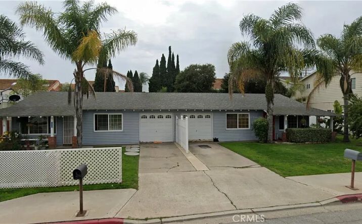 Pictures of Multifamily property located at 135 Del Mar, Costa Mesa, CA 92627 for sales - image #1