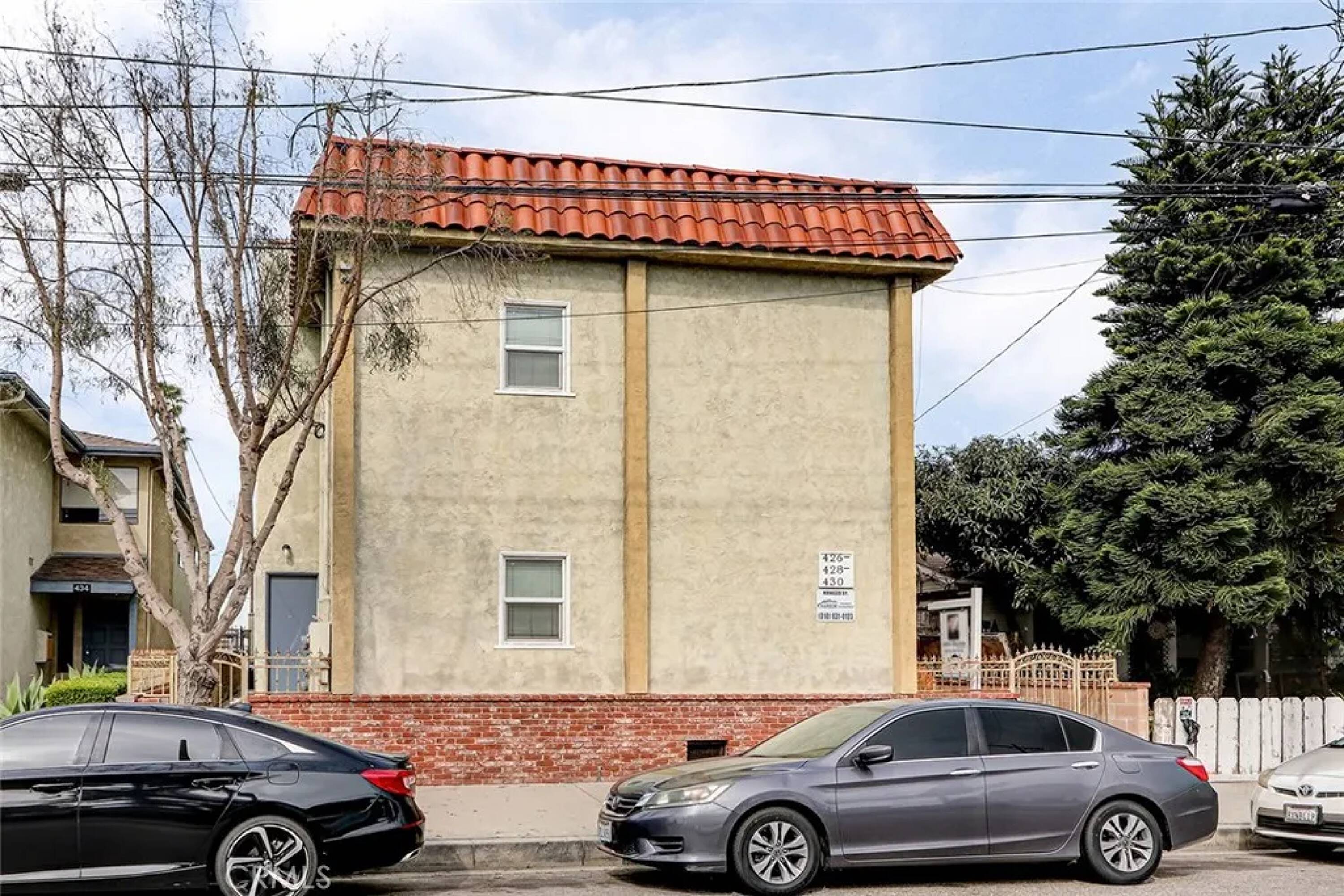 426 W 22nd  