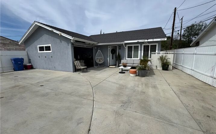 Pictures of Multifamily property located at 15057 Paddock, Sylmar, CA 91342 for sales - image #1