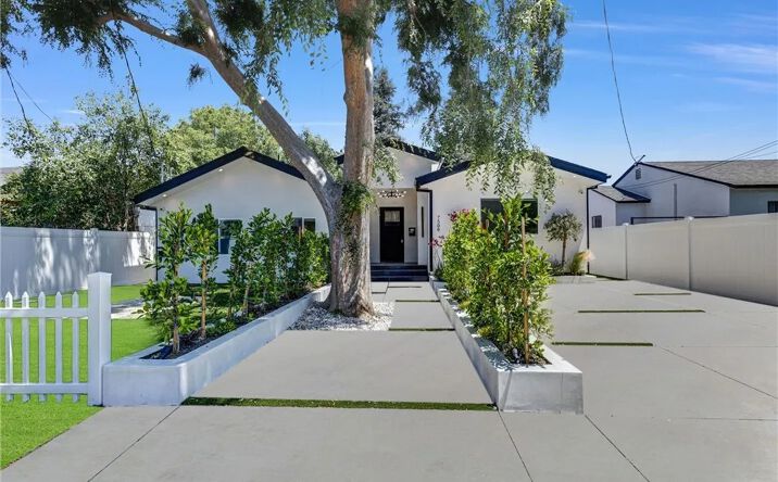 Pictures of Multifamily property located at 7508 Claire Avenue, Reseda, CA 91335 for sales - image #1