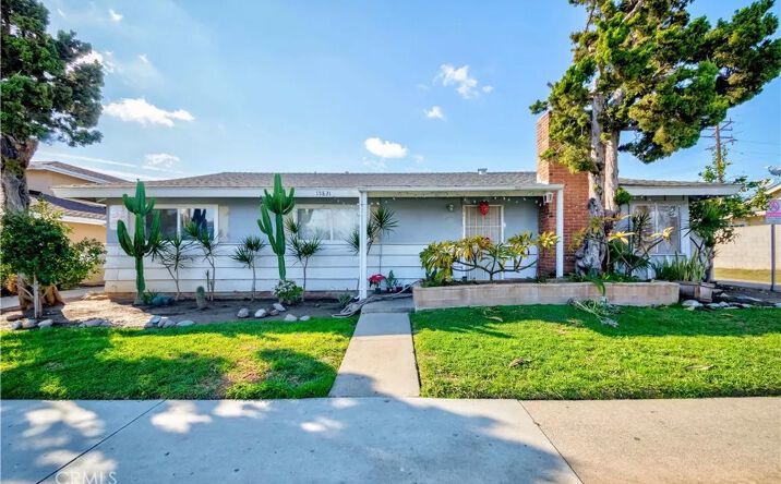 Pictures of Multifamily property located at 15821 S Myrtle, Tustin, CA 92780 for sales - image #1