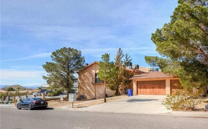 Pictures of Multifamily property located at 16462 Kalo, Apple Valley, CA 92307 for sales - image #1