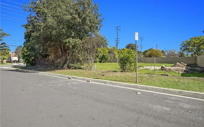 Pictures of Land property located at 658 E Francisquito Ave, West Covina, CA 91790 for sales - image #1