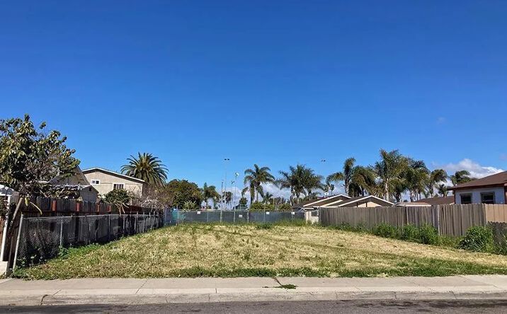 Pictures of Land property located at 1432 Buena, Oceanside, CA 92058 for sales - image #1