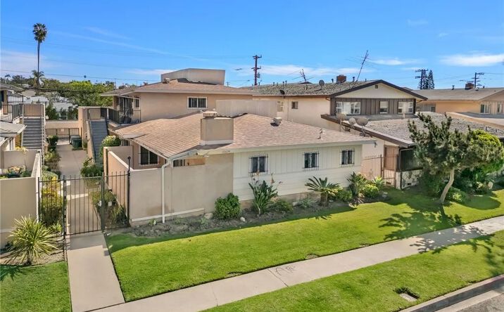 Pictures of Multifamily property located at 10634 Crenshaw Blvd, Inglewood, CA 90303 for sales - image #1