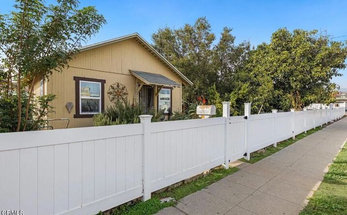Pictures of Multifamily property located at 120 S Ojai Street, Santa Paula, CA 93060 for sales - image #1